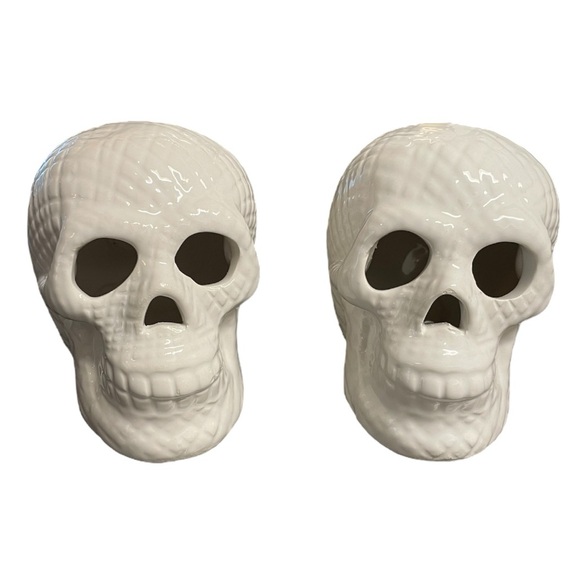 Color Changing Light-Up LED Skull - Picture 4 of 9